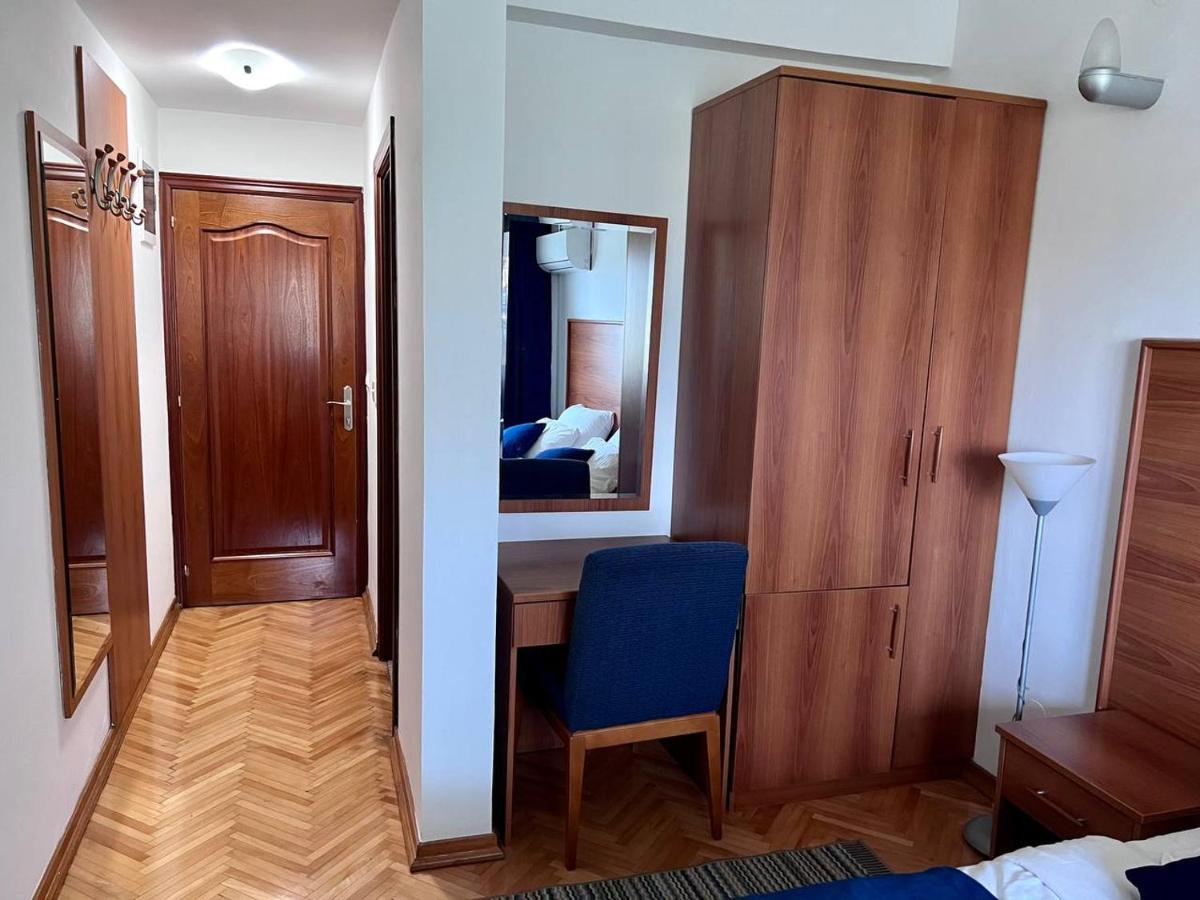 Hotel Ambasador Podgorica Extérieur photo