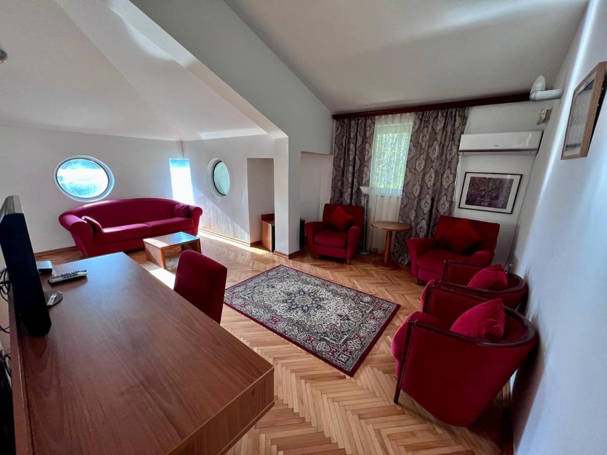 Hotel Ambasador Podgorica Extérieur photo