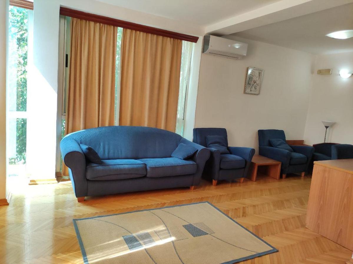 Hotel Ambasador Podgorica Extérieur photo