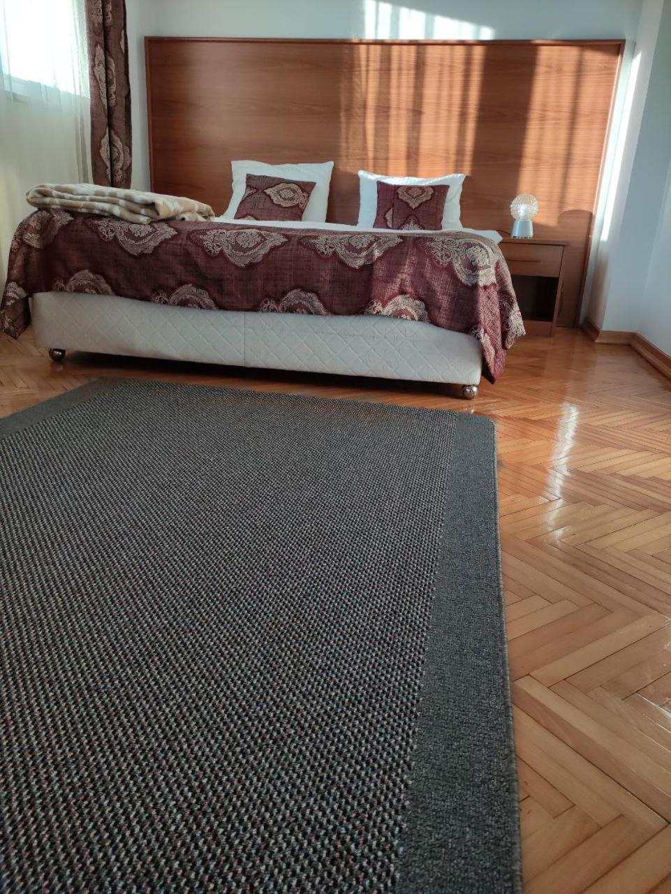 Hotel Ambasador Podgorica Extérieur photo